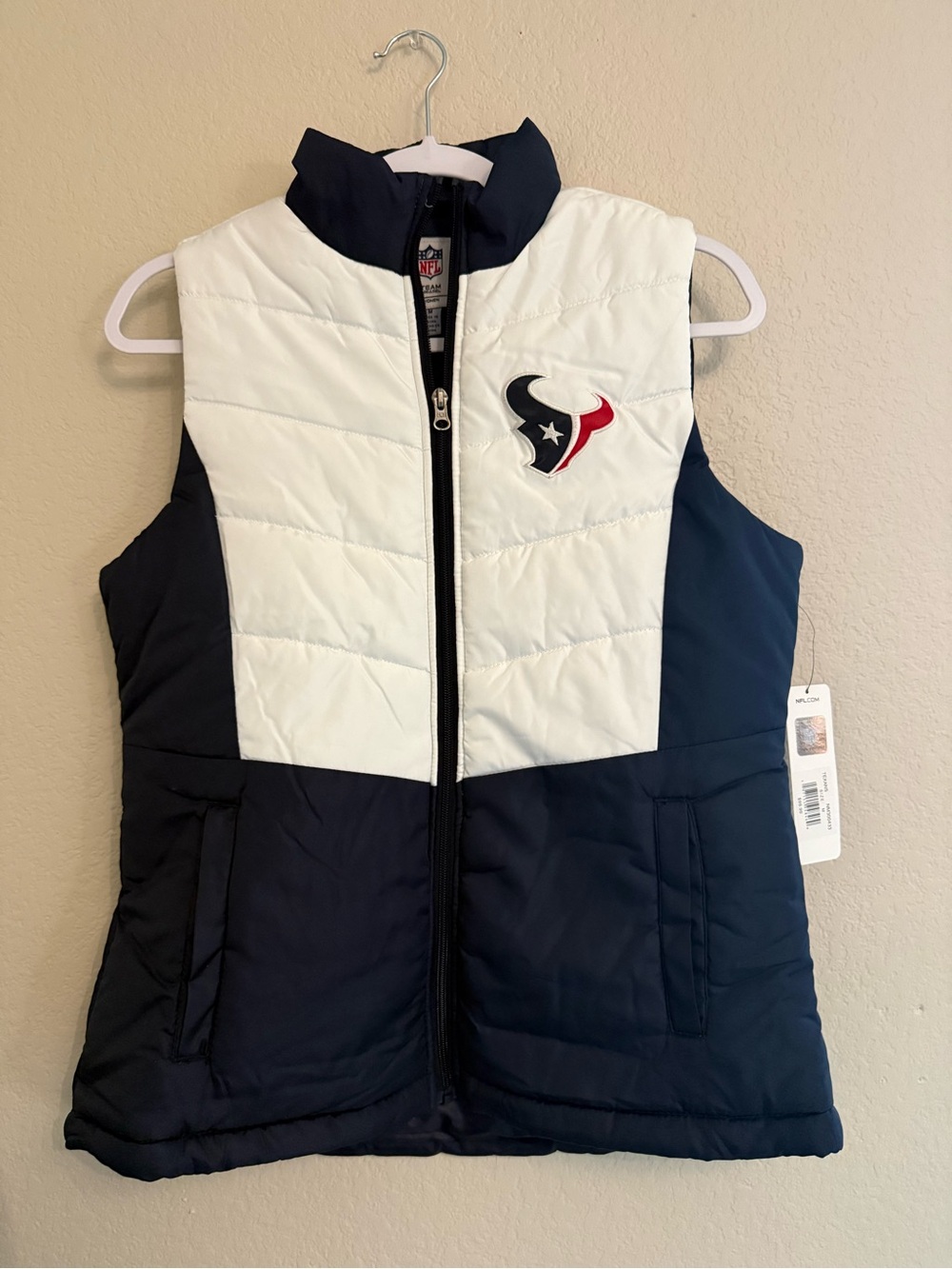 NFL Women's White & Navy Quilted Puffer Vest